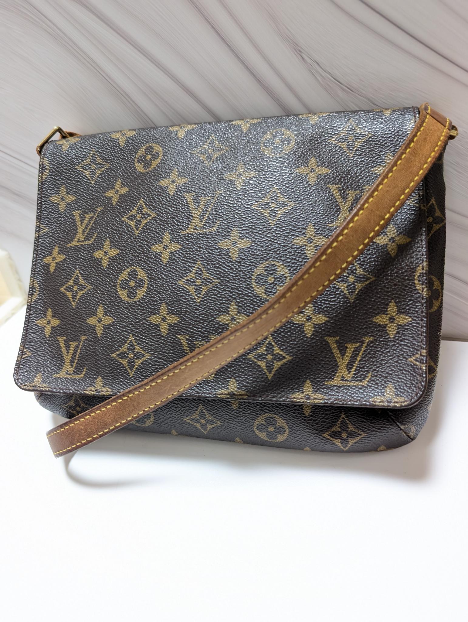 LOUIS VUITTON（ルイ・ヴィトン）ミュゼット・タンゴ モノグラム 