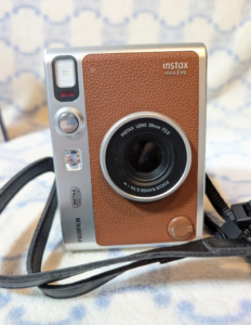 FUJIFILM（富士フイルム）instax mini Evo ハイブリッドインスタントカメラ
